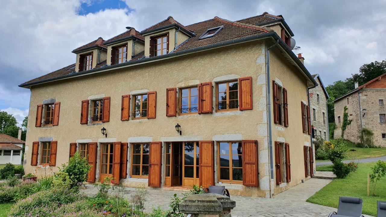 Domaine De Montvianeix Bed and Breakfast Saint-Victor-Montvianeix Exteriör bild