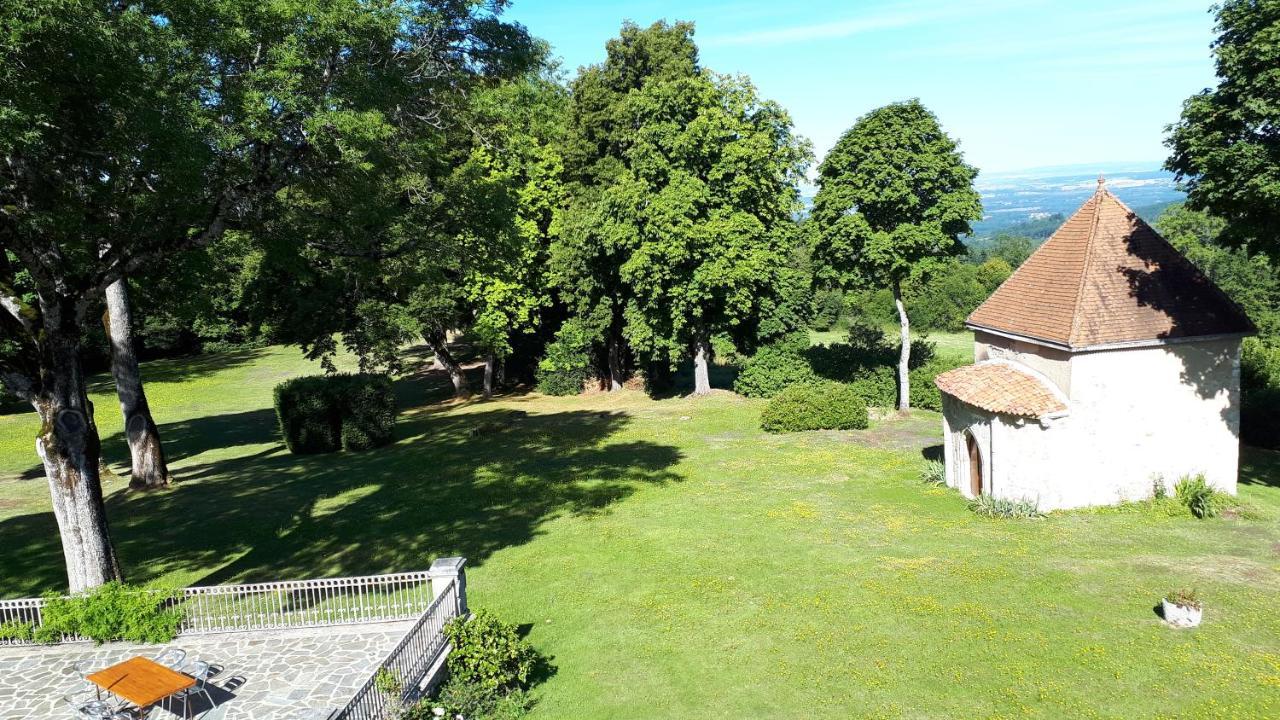 Domaine De Montvianeix Bed and Breakfast Saint-Victor-Montvianeix Exteriör bild