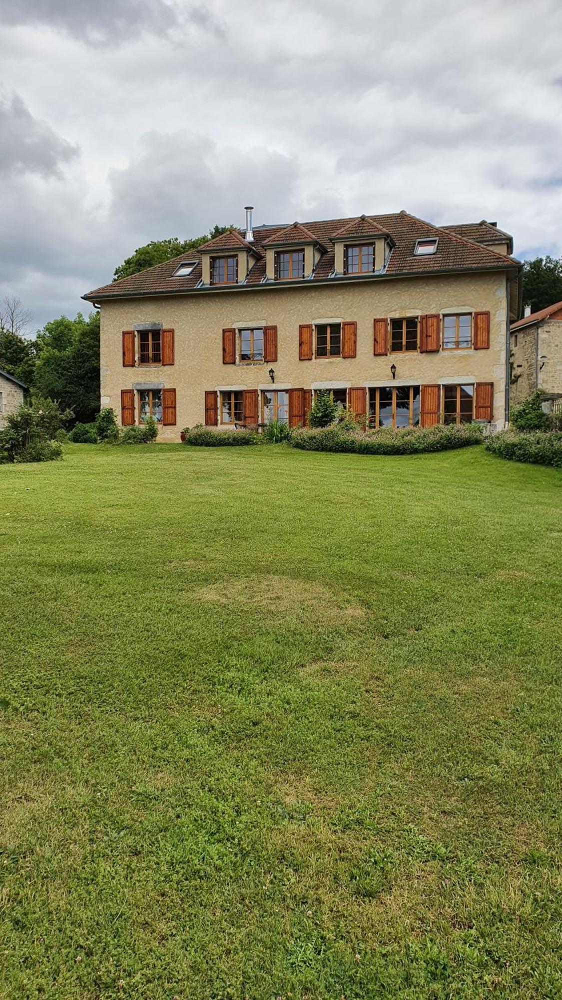 Domaine De Montvianeix Bed and Breakfast Saint-Victor-Montvianeix Exteriör bild