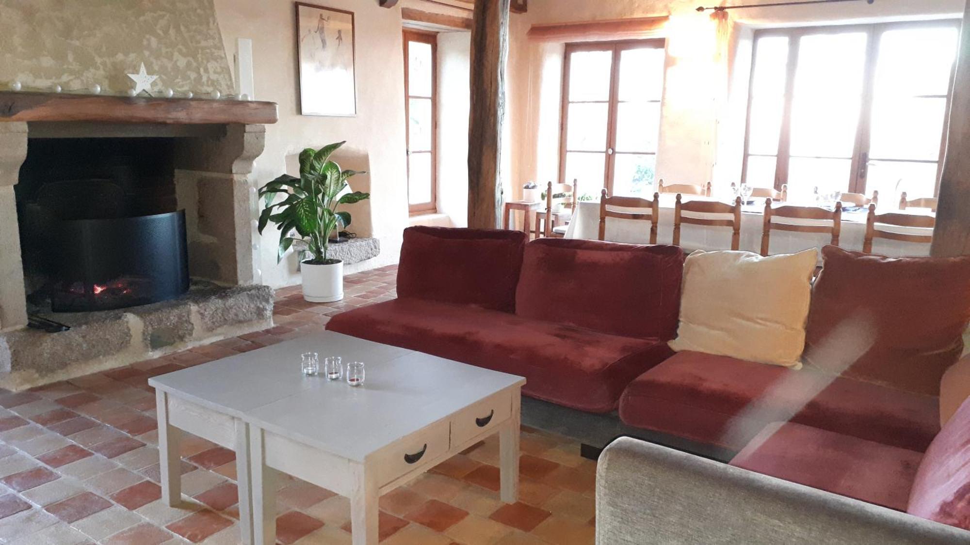 Domaine De Montvianeix Bed and Breakfast Saint-Victor-Montvianeix Exteriör bild